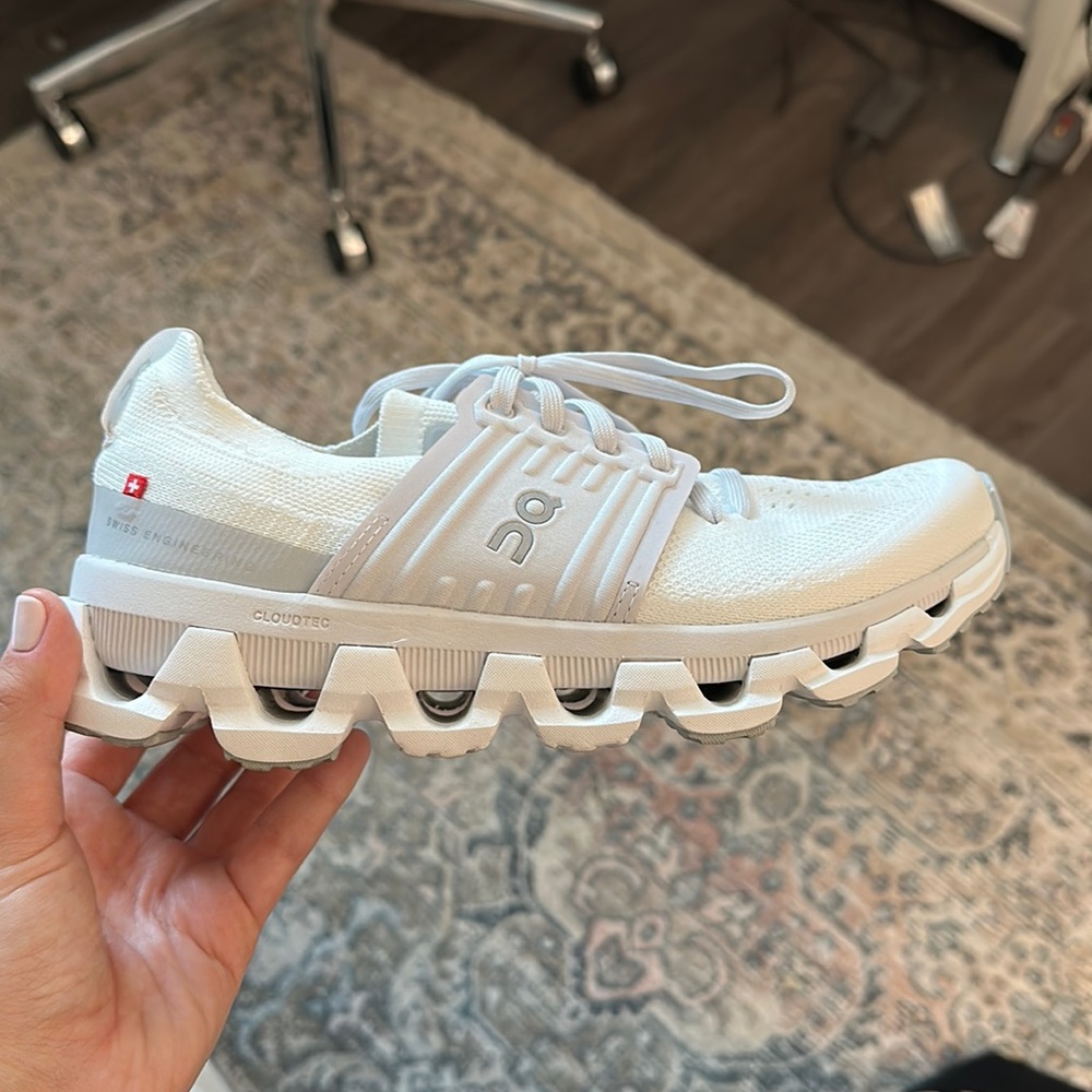On Women's Cloudswift 3 Running Shoes